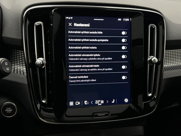 Volvo XC40 B3 ULTRA DARK AUT CZ 1.maj.