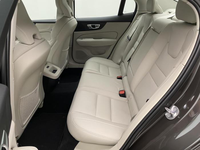 Volvo S60 B5 AWD DARK PLUS AUT CZ