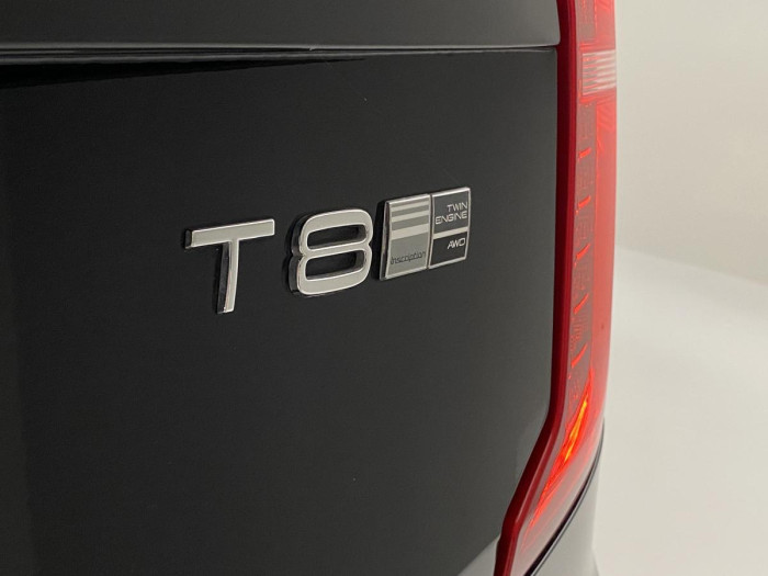 Volvo XC90 T8 AWD INSCRIPTION REZERVACE