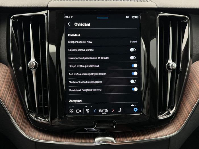 Volvo XC60 T8 AWD RECHARGE BRIGHT PLUS