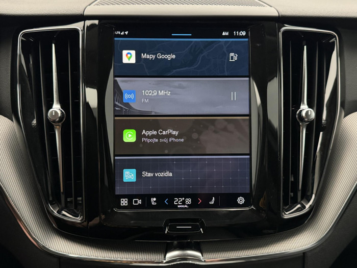 Volvo XC60 B4 AWD PLUS DARK AUT 1.maj