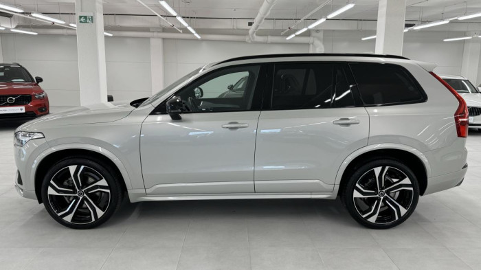 Volvo XC90 B5 AWD R-DESIGN AUT REZERVACE
