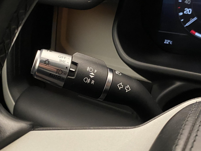 Land Rover Defender 110 P400 HSE AWD REZERVACE