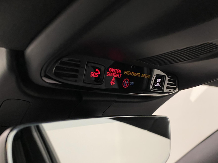 Volvo V60 CC B5 AWD MOMENTUM REZERVACE 2.0 CC CC Momentum