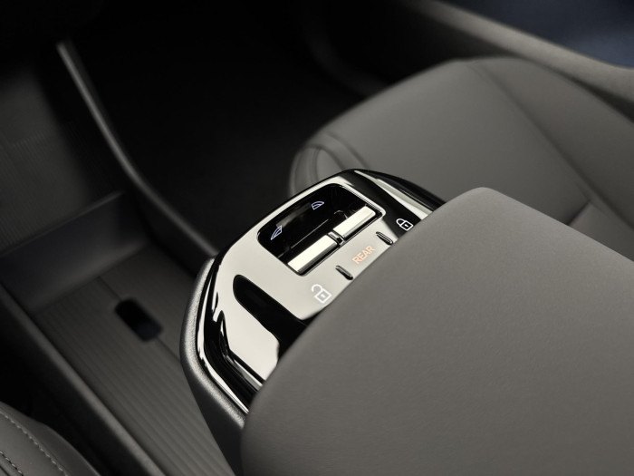 Volvo EX30 PURE ELECTRIC SINGLE PLUS