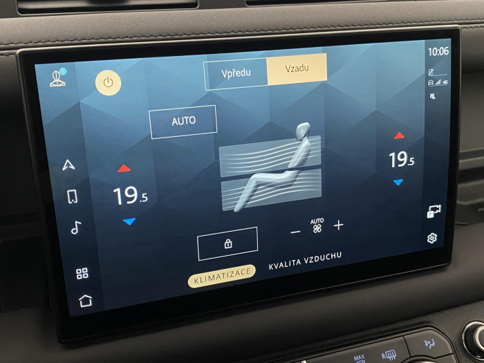 Land Rover Defender 130 D300 SE AWD AUT CZ 3.0 d SE