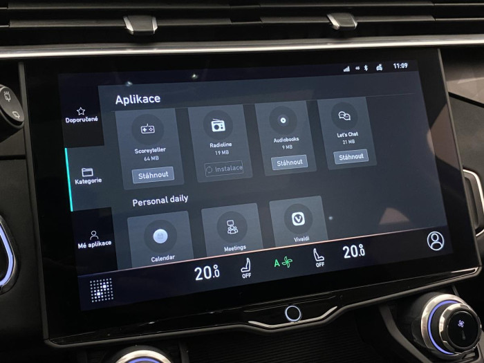 Lynk & Co 01 PHEV DCT AUT 1.maj. REZERVACE