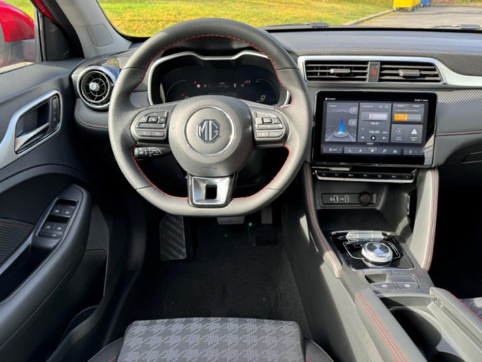 MG ZS EV EXCITE 70kWh SKLADEM!