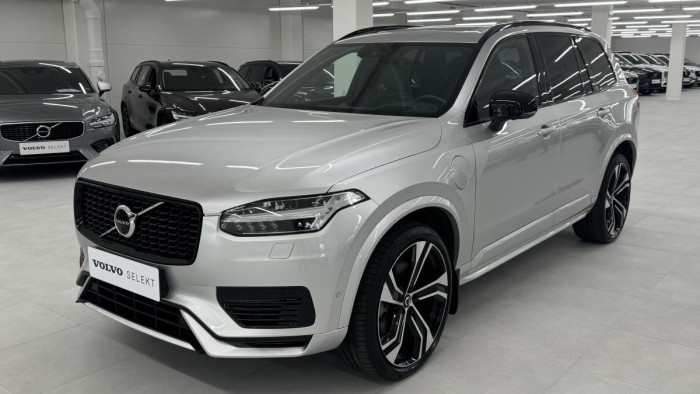 Volvo XC90 T8 AWD R-DESIGN REZERVACE
