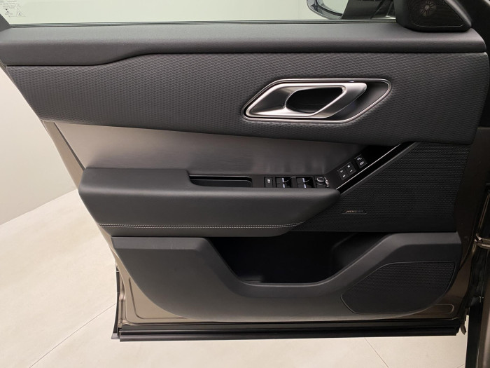 Land Rover Range Rover Velar D300 AWD S R-DYNAMIC REZERVACE 3.0 d Dynamic