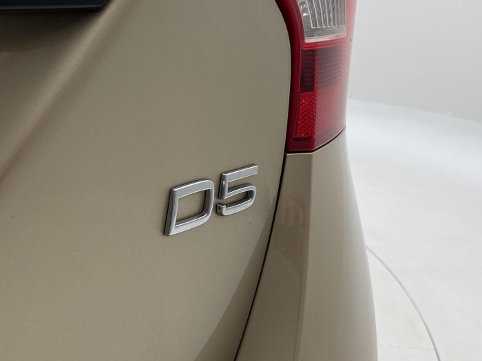 Volvo V60 D5 MOMENTUM 2.4 d Momentum