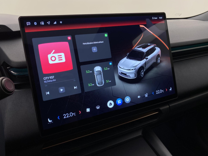 Lynk & Co 08 MORE PHEV