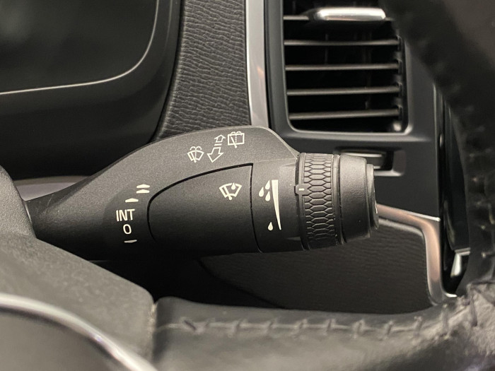 Volvo XC90 D5 AWD MOMENTUM AUT CZ 7míst 2.0 d Momentum