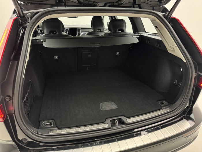 Volvo V60 B4 MOMENTUM POLESTAR REZERVACE 2.0 Momentum