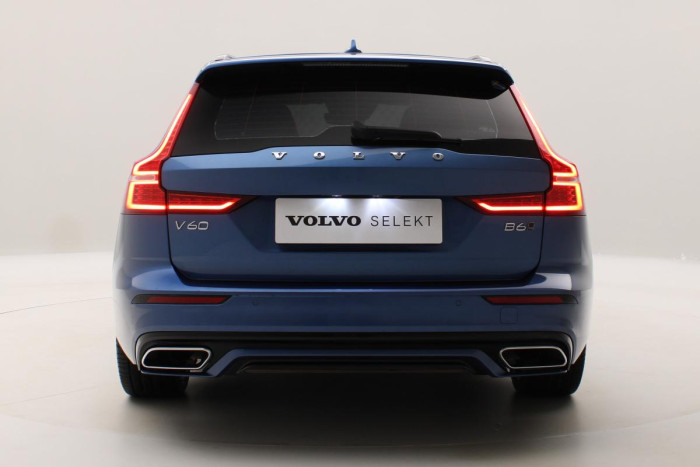 Volvo V60 B6 AWD R-DESIGN REZERVACE