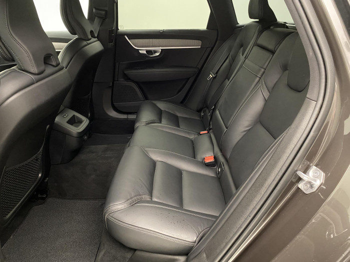 Volvo V90 CC B5 AWD MOMENTUM AUT CZ 2.0 CC CC Momentum