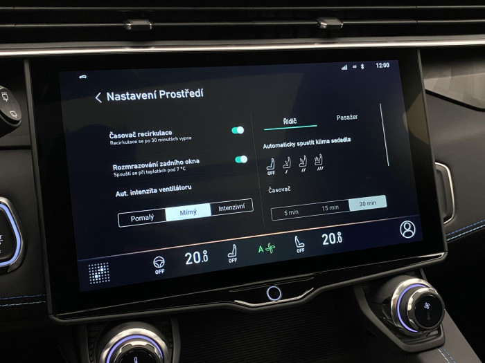 Lynk & Co 01 PHEV DCT AUT 1.maj