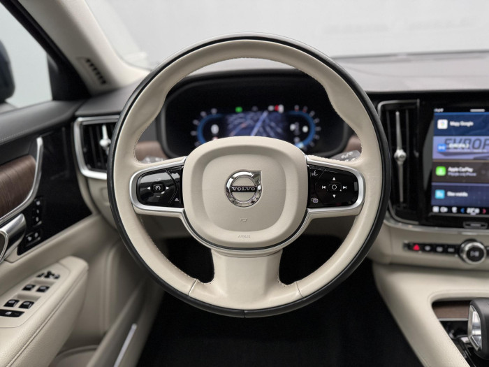 Volvo V90 CC B5 AWD PRO AUT REZERVACE 2.0 CC CC