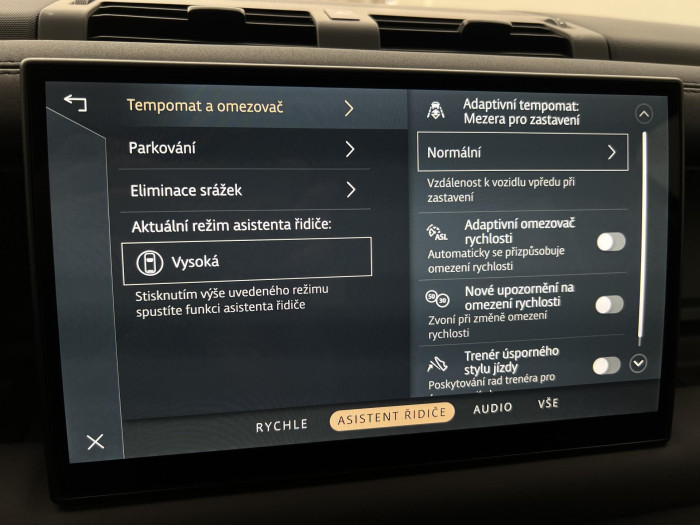 Land Rover Defender 110 D250 XDYNAMIC SE REZERVACE 3.0 d SE