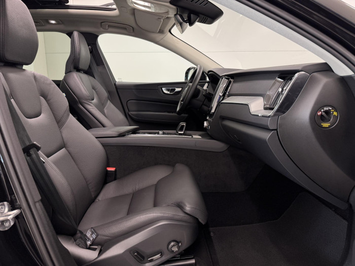 Volvo XC60 B4 AWD PLUS BRIGHT AUT