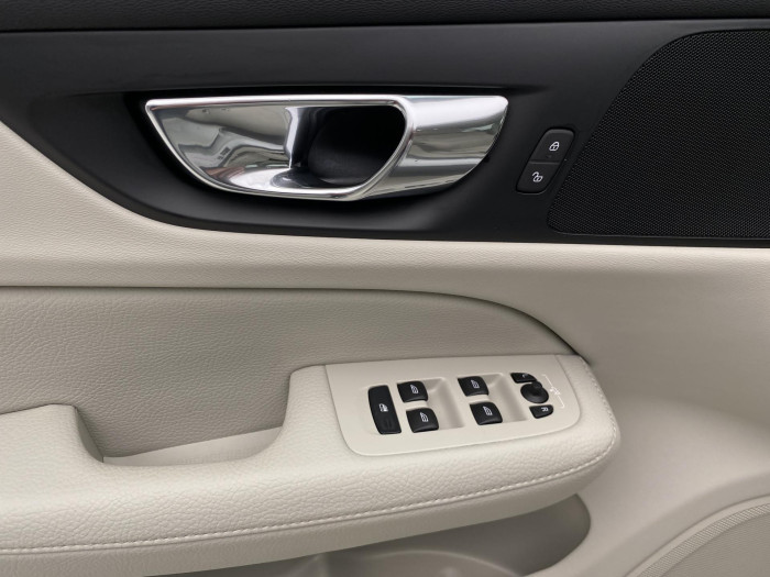 Volvo V60 CC D4 AWD MOMENTUM AUT CZ 2.0 d CC CC Momentum