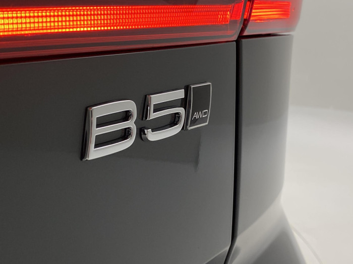 Volvo XC60 B5 AWD AUT DARK PLUS