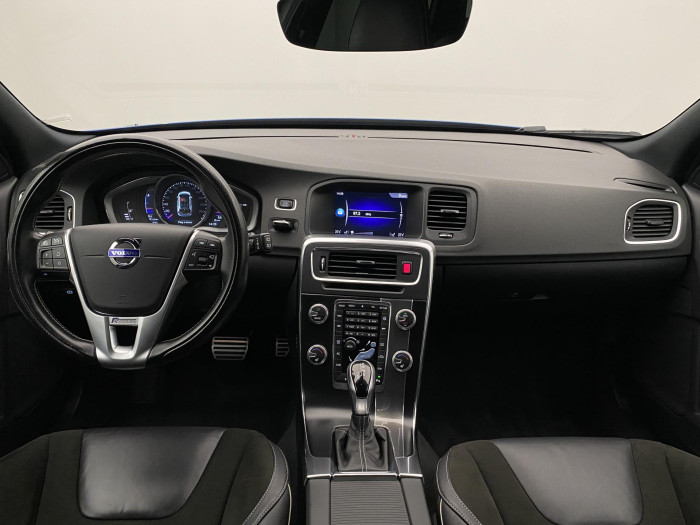 Volvo V60 T5 R-DESIGN AUT CZ