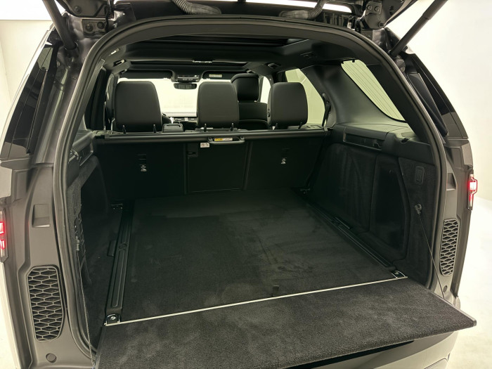 Land Rover Discovery D250 R-DYNAMIC SE REZERVACE 3.0 d Dynamic SE