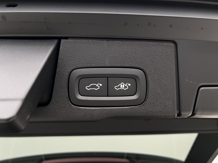 Volvo XC60 B5 AWD DARK ULTRA AUT