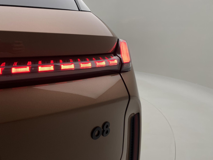 Lynk & Co 08 MORE PHEV