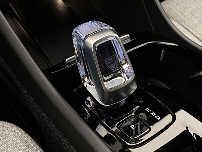 Volvo XC40 T5 ULTIMATE RECHARGE REZERVACE