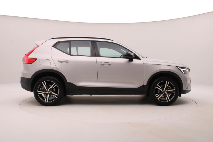 Volvo XC40 B3 DARK PLUS AUT CZ