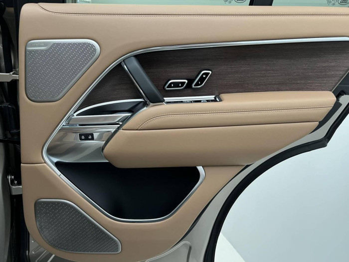 Land Rover Range Rover P460e AUTOBIOGRAPHY