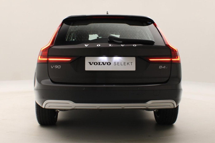 Volvo V90 CC B4 AWD PLUS AUT CZ 1.maj