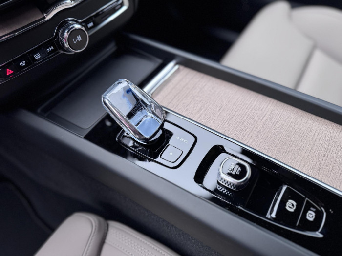 Volvo XC60 T6 AWD AUT DARK PLUS