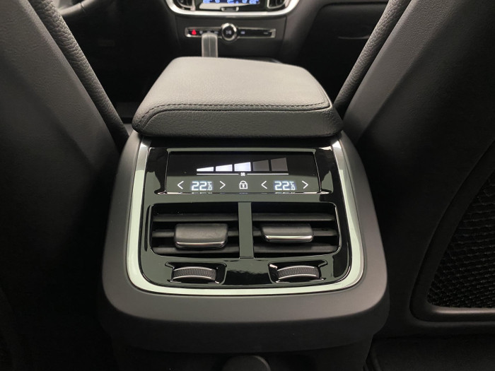 Volvo V60 CC B4 AWD MOMENTUM AUT 2.0 CC CC Momentum