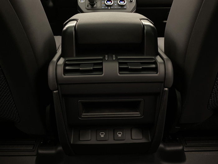 Land Rover Defender 110 D300 X-DYNAMIC HSE AWD AUT 3.0 d Dynamic