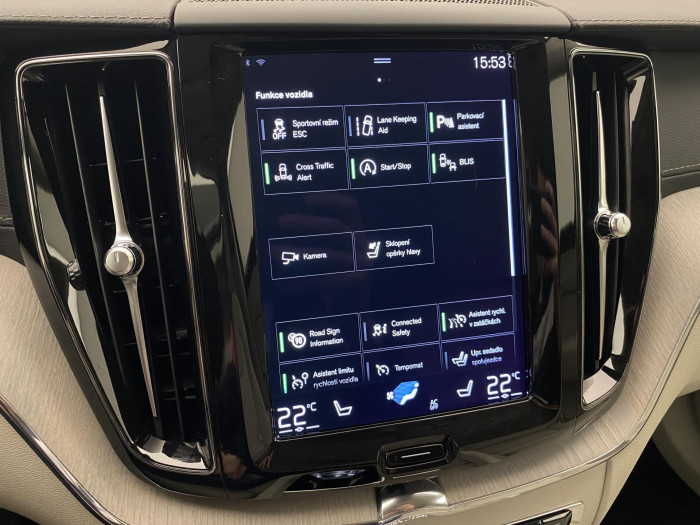 Volvo XC60 B4 AWD DARK PLUS AUT CZ