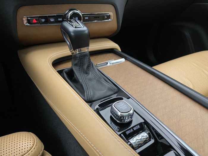 Volvo XC90 T6 AWD INSCRIPTION REZERVACE