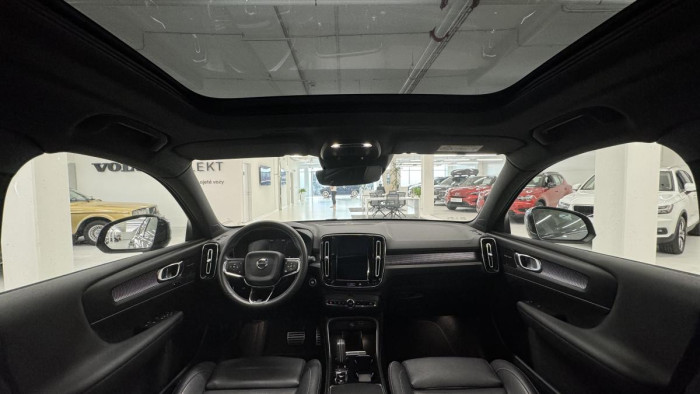 Volvo XC40 D4 AWD R-DESIGN REZERVACE 2.0 d