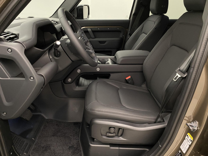 Land Rover Defender 110 D300 X-DYNAMIC SE AWD AUT 3.0 d Dynamic SE