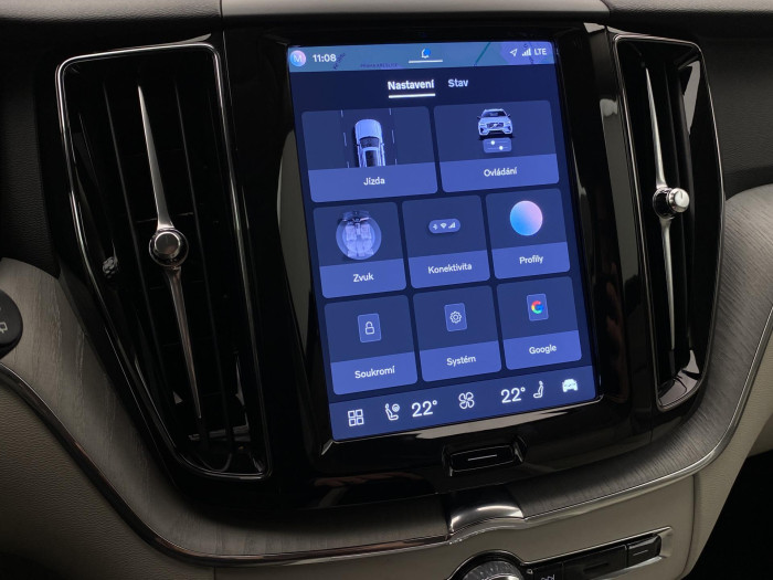 Volvo XC60 B5 AWD DARK PLUS AUT CZ