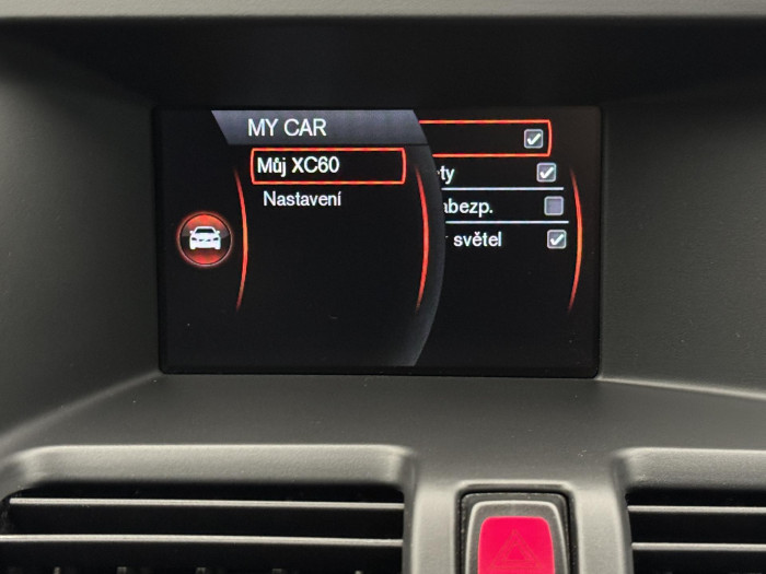 Volvo XC60 3.2 AWD MOMENTUM CZ 3.2 Momentum