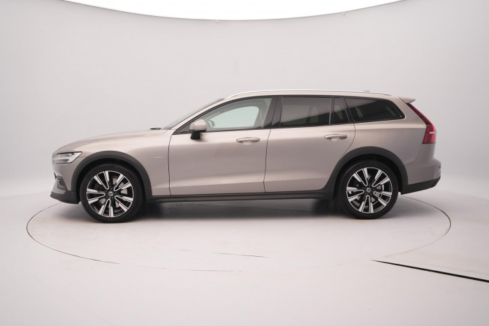 Volvo V60 CC D4 AWD MOMENTUM REZERVACE 2.0 d CC CC Momentum