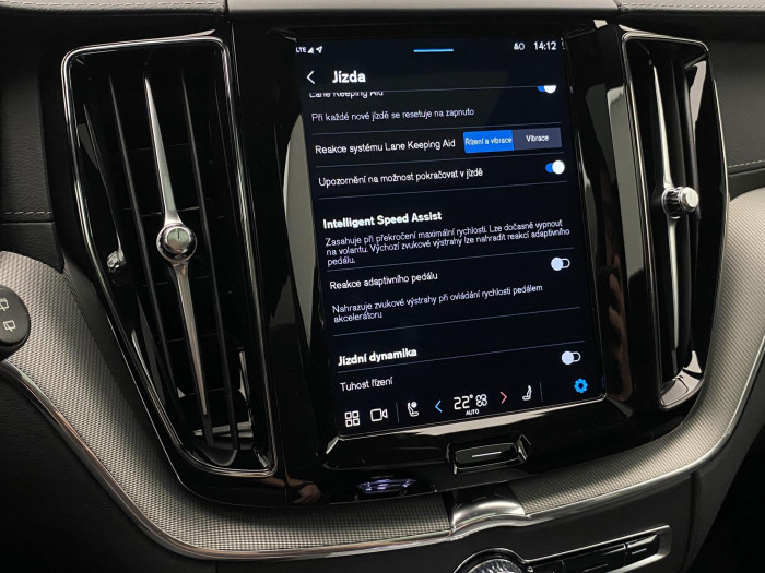 Volvo XC60 B5 AWD R-DESIGN AUT