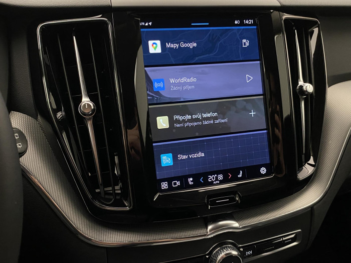 Volvo XC60 B4 AWD PLUS DARK REZERVACE