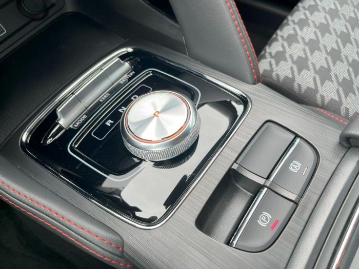 MG ZS EV EXCITE 70kWh SKLADEM!