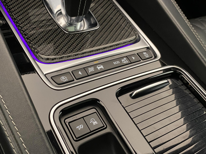 Jaguar F-Pace 5.0 V8 SVR AWD REZERVACE 5.0 V8