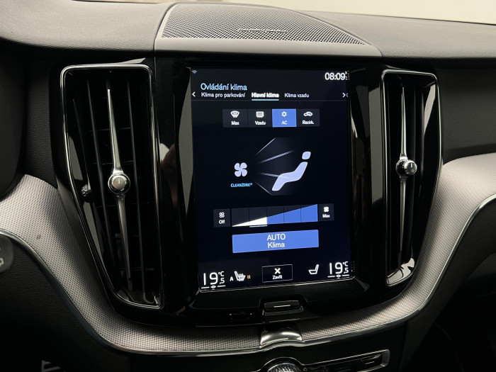 Volvo XC60 T4 R-DESIGN AUT