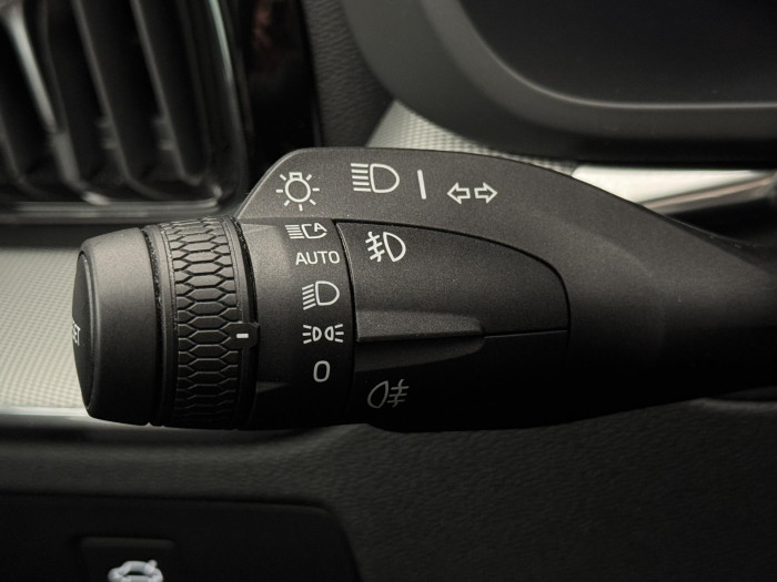 Volvo XC60 B4 AWD PLUS DARK AUT CZ 1.maj